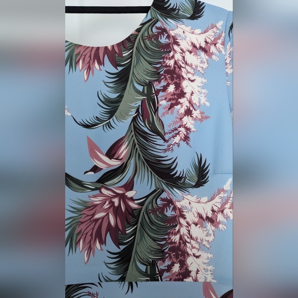 Dress - Picture 4 of 4